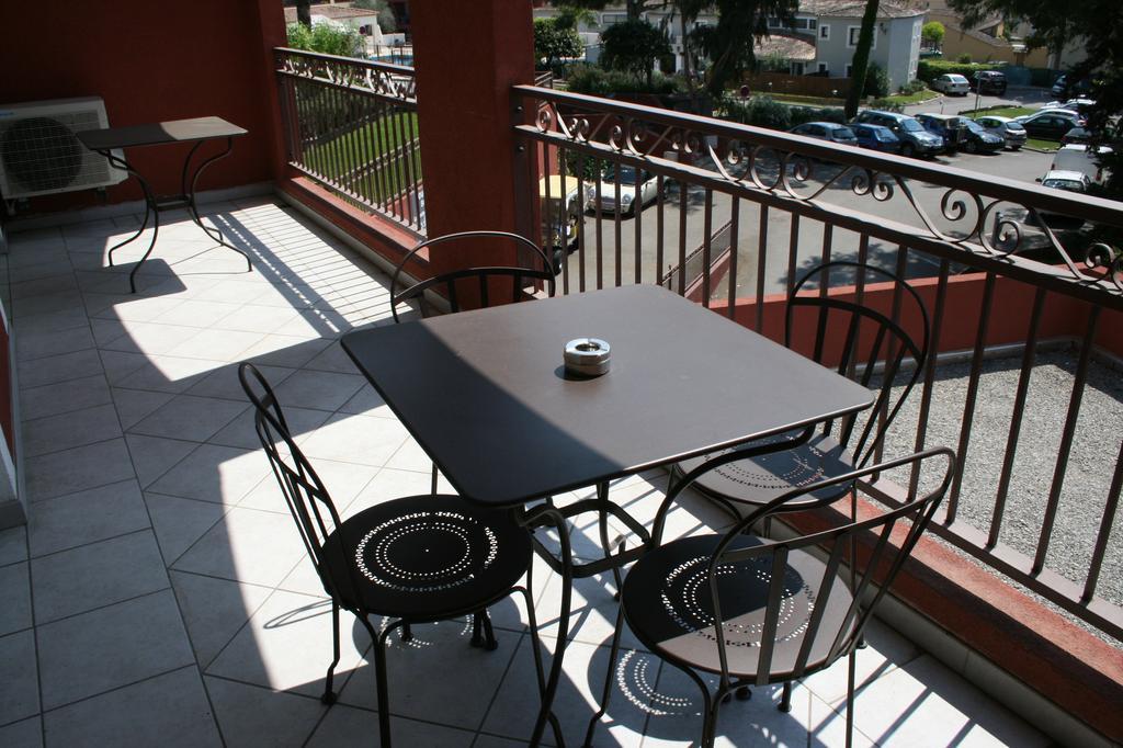 Le Chateau Des Artistes Cannes Habitación foto