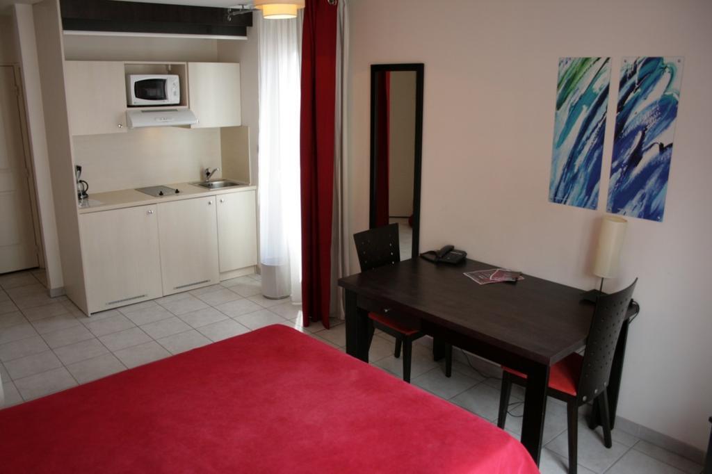 Le Chateau Des Artistes Cannes Habitación foto
