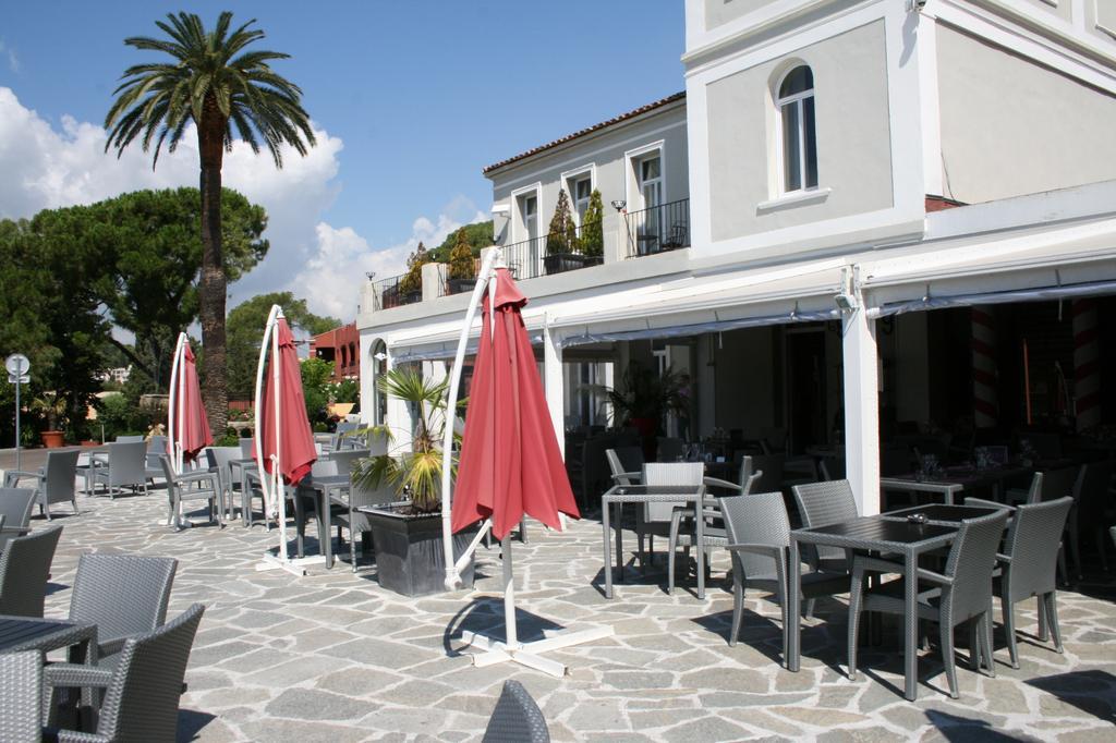 Le Chateau Des Artistes Cannes Exterior foto